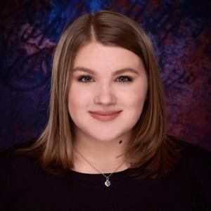 Meet your Posher, Adriana